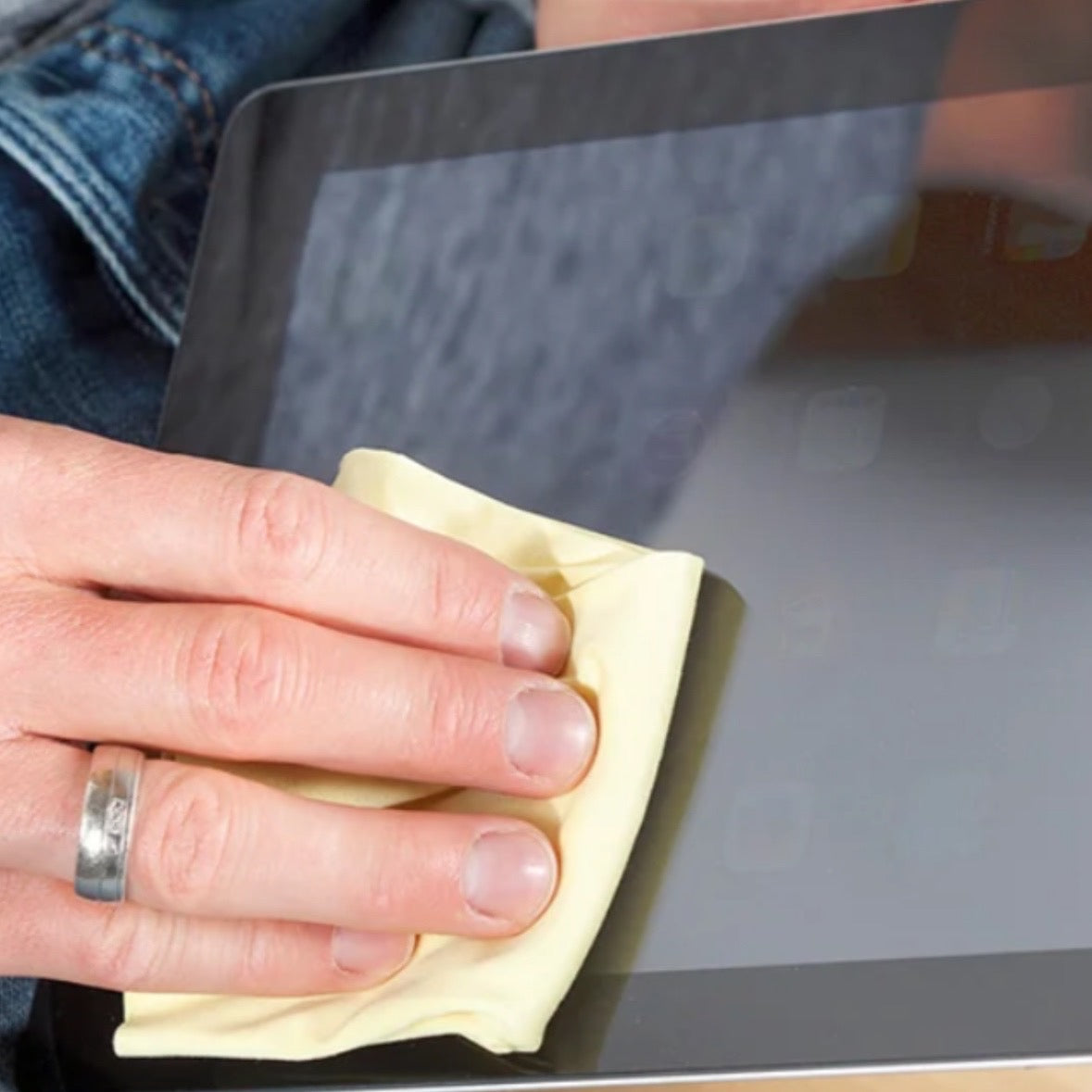 ハイテククロス